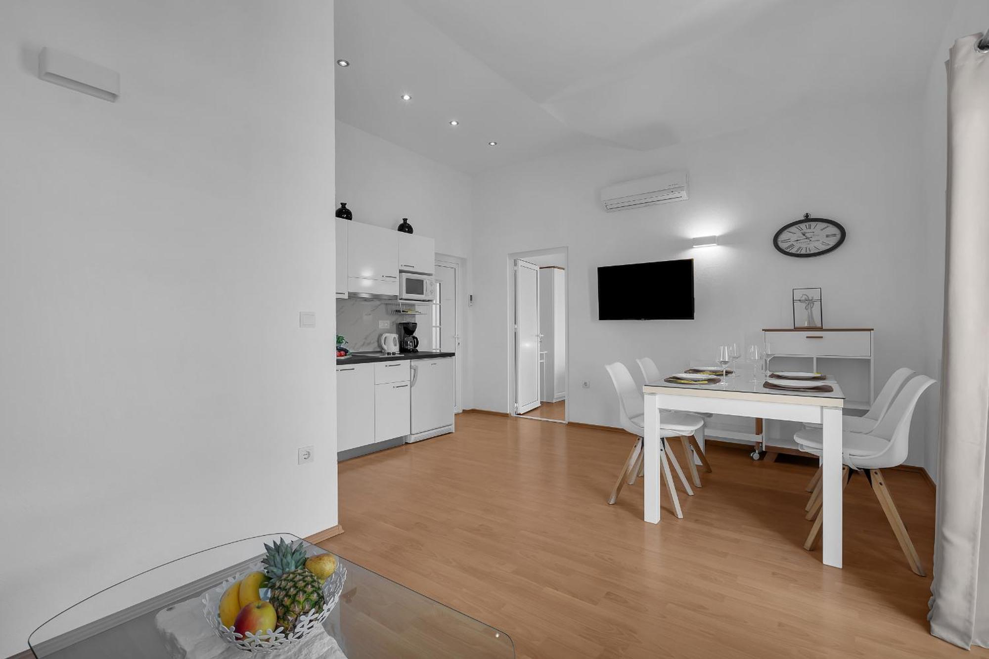 Apartments Villa Katarina Tučepi Zewnętrze zdjęcie
